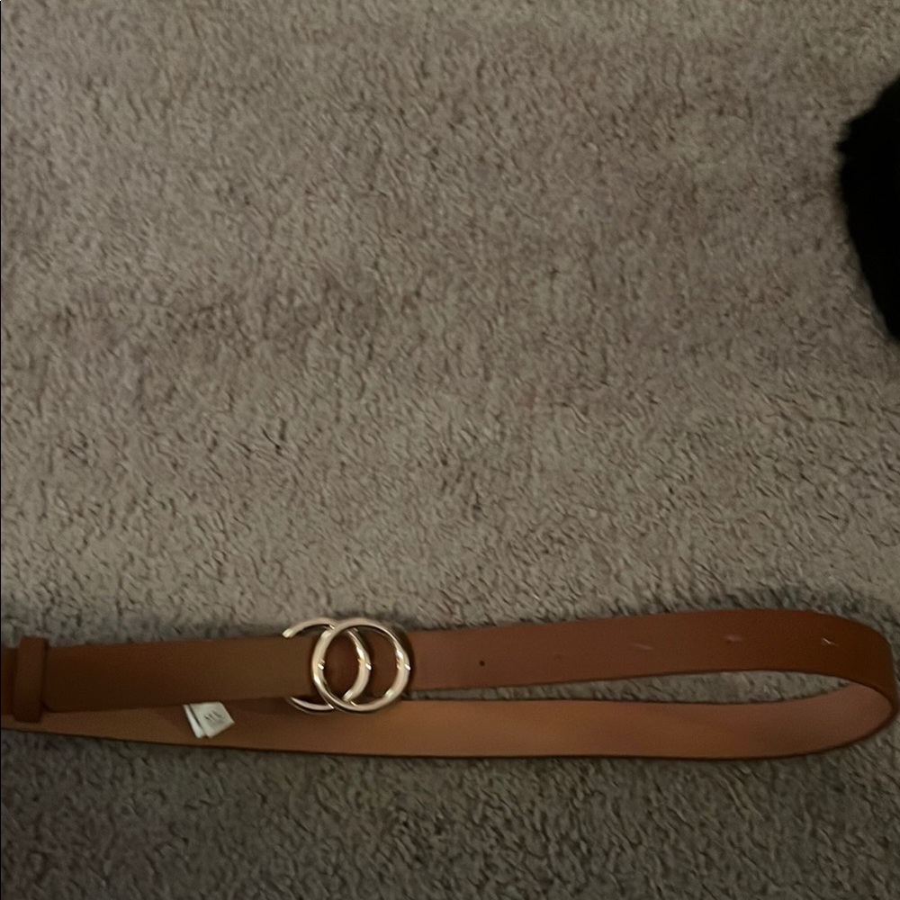 Elegant Tan Belt with Gold Buckle